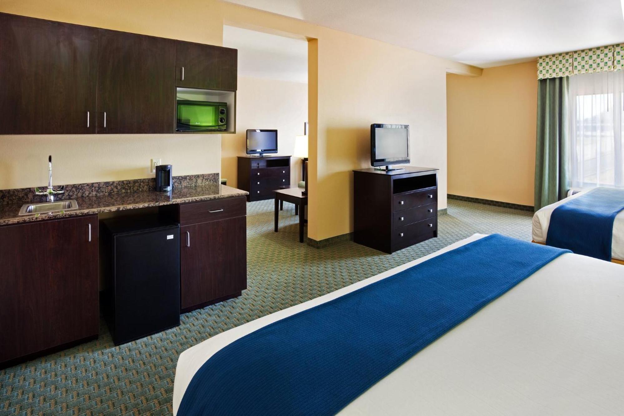 Holiday Inn Express Hotel & Suites Newport South By Ihg Exterior photo